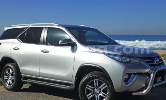 Acheter Occasion Voiture Toyota Fortuner Gris à Mbabane, Manzini Acheter Occasion Voiture Toyota Fortuner Gris à Mbabane, Manzini