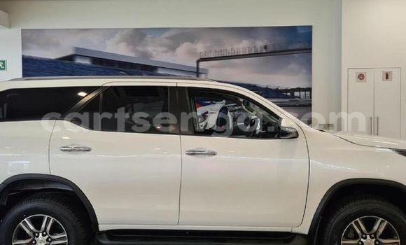 Acheter Occasion Voiture Toyota Fortuner Blanc à Mbabane, Manzini Acheter Occasion Voiture Toyota Fortuner Blanc à Mbabane, Manzini