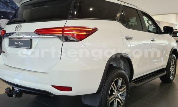 Acheter Occasion Voiture Toyota Fortuner Blanc à Mbabane, Manzini Acheter Occasion Voiture Toyota Fortuner Blanc à Mbabane, Manzini