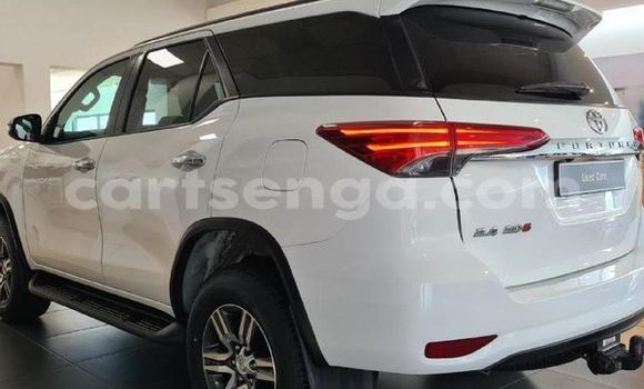 Acheter Occasion Voiture Toyota Fortuner Blanc à Mbabane, Manzini Acheter Occasion Voiture Toyota Fortuner Blanc à Mbabane, Manzini