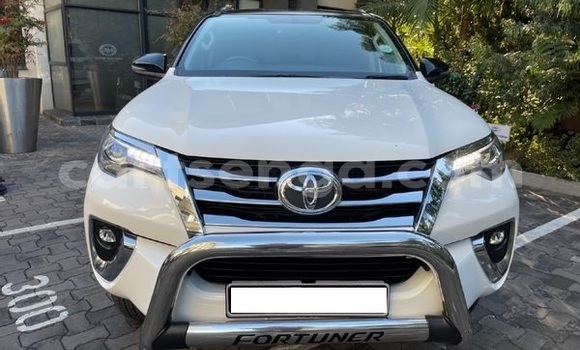 Acheter Occasion Voiture Toyota Fortuner Blanc à Mbabane, Manzini