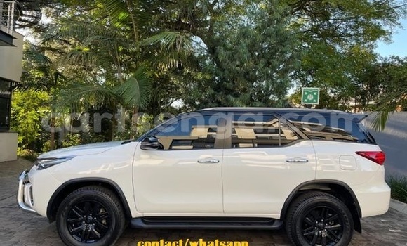 Buy Used Toyota Fortuner White Car in Mbabane in Manzini Buy Used Toyota Fortuner White Car in Mbabane in Manzini
