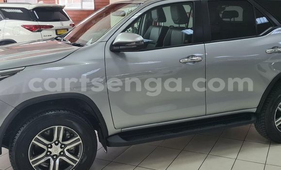 Buy Used Toyota Fortuner Silver Car in Mbabane in Manzini Buy Used Toyota Fortuner Silver Car in Mbabane in Manzini