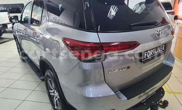 Buy Used Toyota Fortuner Silver Car in Mbabane in Manzini Buy Used Toyota Fortuner Silver Car in Mbabane in Manzini