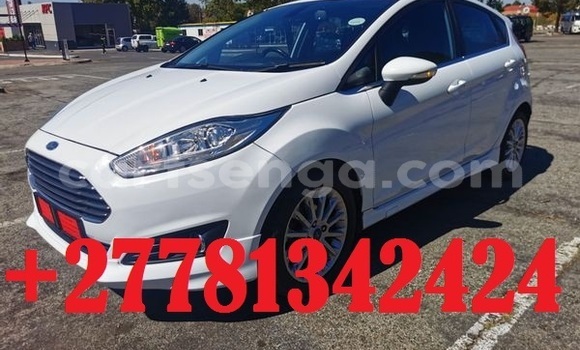 Nunua Ilio tumika Ford Fiesta White Gari ndani ya Mbabane nchini Manzini