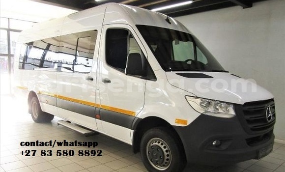 Buy Used Mercedes‒Benz 190 White Car in Mbabane in Manzini