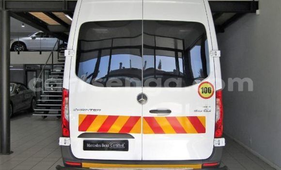 Nunua Ilio tumika Mercedes‒Benz 190 White Gari ndani ya Mbabane nchini Manzini Nunua Ilio tumika Mercedes‒Benz 190 White Gari ndani ya Mbabane nchini Manzini