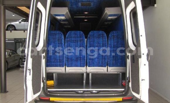 Nunua Ilio tumika Mercedes‒Benz 190 White Gari ndani ya Mbabane nchini Manzini Nunua Ilio tumika Mercedes‒Benz 190 White Gari ndani ya Mbabane nchini Manzini