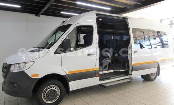 Nunua Ilio tumika Mercedes‒Benz 190 White Gari ndani ya Mbabane nchini Manzini Nunua Ilio tumika Mercedes‒Benz 190 White Gari ndani ya Mbabane nchini Manzini