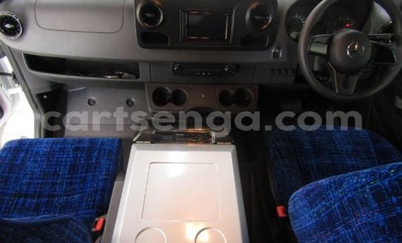 Nunua Ilio tumika Mercedes‒Benz 190 White Gari ndani ya Mbabane nchini Manzini Nunua Ilio tumika Mercedes‒Benz 190 White Gari ndani ya Mbabane nchini Manzini