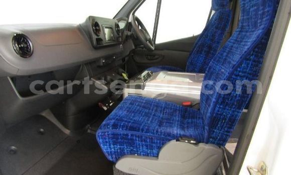 Nunua Ilio tumika Mercedes‒Benz 190 White Gari ndani ya Mbabane nchini Manzini Nunua Ilio tumika Mercedes‒Benz 190 White Gari ndani ya Mbabane nchini Manzini