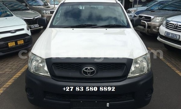 Buy Used Toyota Hilux White Car in Mbabane in Manzini