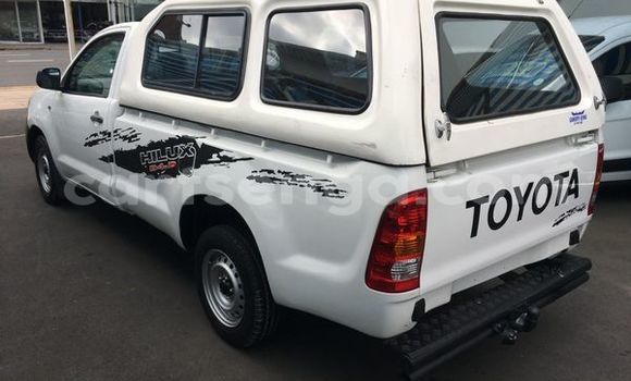 Buy Used Toyota Hilux White Car in Mbabane in Manzini Buy Used Toyota Hilux White Car in Mbabane in Manzini