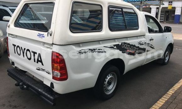 Buy Used Toyota Hilux White Car in Mbabane in Manzini Buy Used Toyota Hilux White Car in Mbabane in Manzini