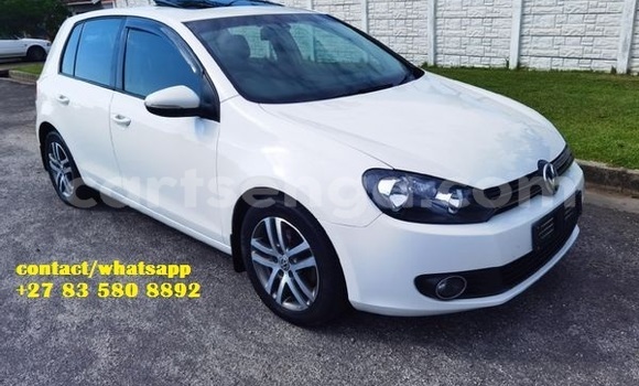 Buy Used Volkswagen Golf White Car in Mbabane in Manzini
