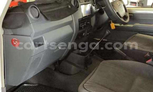 Acheter Occasion Voiture Toyota Land Cruiser Blanc à Mbabane, Manzini Acheter Occasion Voiture Toyota Land Cruiser Blanc à Mbabane, Manzini