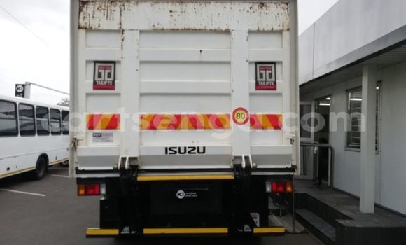 Acheter Occasion Utilitaire Isuzu FTR 850 Blanc à Mbabane, Manzini Acheter Occasion Utilitaire Isuzu FTR 850 Blanc à Mbabane, Manzini