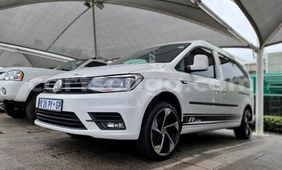 Nunua Ilio tumika Volkswagen Caddy White Gari ndani ya Ezulwini nchini Hhohho Nunua Ilio tumika Volkswagen Caddy White Gari ndani ya Ezulwini nchini Hhohho