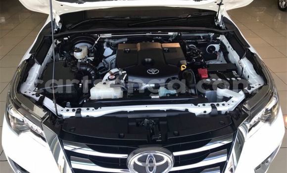 Buy Used Toyota Fortuner White Car in Bhunya in Manzini Buy Used Toyota Fortuner White Car in Bhunya in Manzini