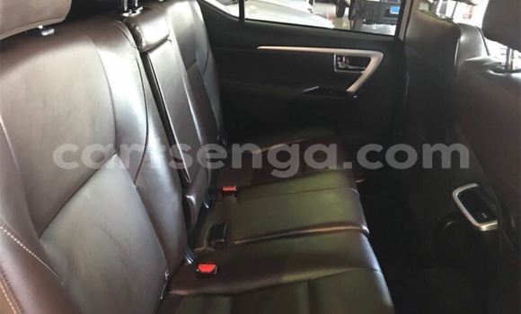 Buy Used Toyota Fortuner White Car in Bhunya in Manzini Buy Used Toyota Fortuner White Car in Bhunya in Manzini