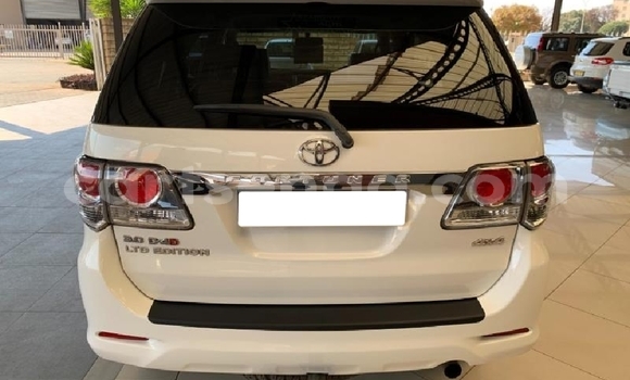 Nunua Ilio tumika Toyota Fortuner White Gari ndani ya Big Bend nchini Lubombo Nunua Ilio tumika Toyota Fortuner White Gari ndani ya Big Bend nchini Lubombo