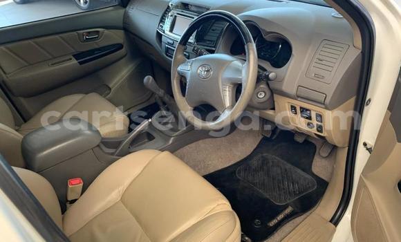 Nunua Ilio tumika Toyota Fortuner White Gari ndani ya Big Bend nchini Lubombo Nunua Ilio tumika Toyota Fortuner White Gari ndani ya Big Bend nchini Lubombo