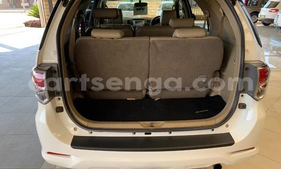 Nunua Ilio tumika Toyota Fortuner White Gari ndani ya Big Bend nchini Lubombo Nunua Ilio tumika Toyota Fortuner White Gari ndani ya Big Bend nchini Lubombo