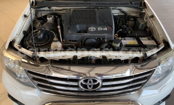 Nunua Ilio tumika Toyota Fortuner White Gari ndani ya Big Bend nchini Lubombo Nunua Ilio tumika Toyota Fortuner White Gari ndani ya Big Bend nchini Lubombo