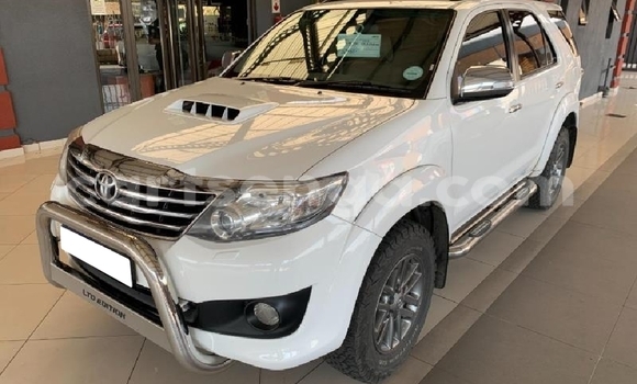 Nunua Ilio tumika Toyota Fortuner White Gari ndani ya Big Bend nchini Lubombo Nunua Ilio tumika Toyota Fortuner White Gari ndani ya Big Bend nchini Lubombo