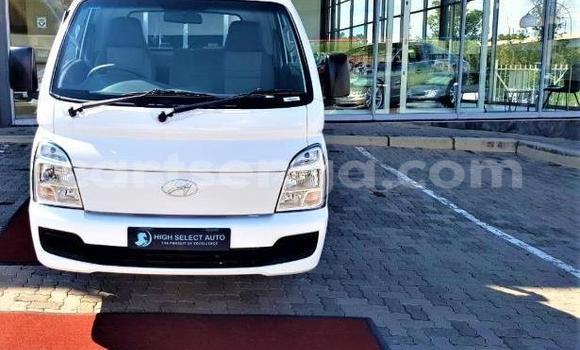 Acheter Occasion Voiture Hyundai H1 Blanc à Mbabane, Manzini Acheter Occasion Voiture Hyundai H1 Blanc à Mbabane, Manzini