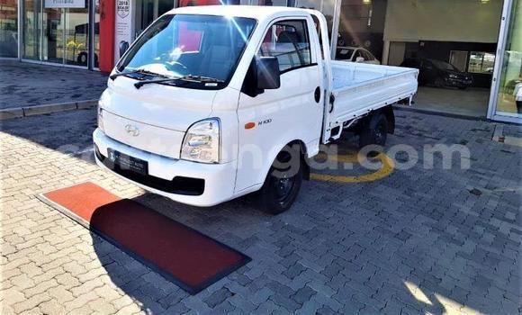 Acheter Occasion Voiture Hyundai H1 Blanc à Mbabane, Manzini Acheter Occasion Voiture Hyundai H1 Blanc à Mbabane, Manzini