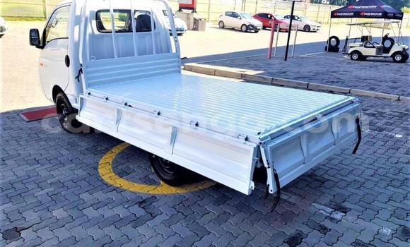 Acheter Occasion Voiture Hyundai H1 Blanc à Mbabane, Manzini Acheter Occasion Voiture Hyundai H1 Blanc à Mbabane, Manzini