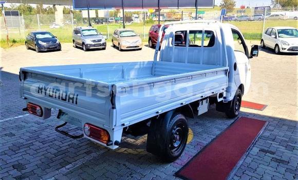 Acheter Occasion Voiture Hyundai H1 Blanc à Mbabane, Manzini Acheter Occasion Voiture Hyundai H1 Blanc à Mbabane, Manzini