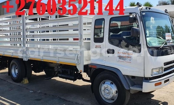 Nunua Ilio tumika Isuzu FTR 850 White Lori ndani ya Mbabane nchini Manzini Nunua Ilio tumika Isuzu FTR 850 White Lori ndani ya Mbabane nchini Manzini