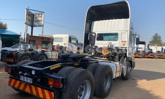 Nunua Ilio tumika Nissan UD White Lori ndani ya Manzini nchini Manzini Nunua Ilio tumika Nissan UD White Lori ndani ya Manzini nchini Manzini