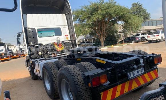 Nunua Ilio tumika Nissan UD White Lori ndani ya Manzini nchini Manzini Nunua Ilio tumika Nissan UD White Lori ndani ya Manzini nchini Manzini