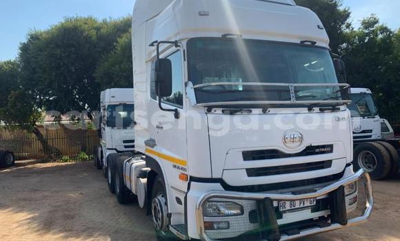 Nunua Ilio tumika Nissan UD White Lori ndani ya Manzini nchini Manzini Nunua Ilio tumika Nissan UD White Lori ndani ya Manzini nchini Manzini