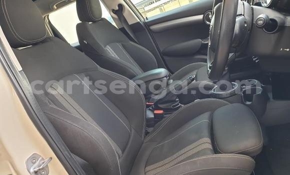 Nunua Ilio tumika MINI Cooper White Gari ndani ya Manzini nchini Manzini Nunua Ilio tumika MINI Cooper White Gari ndani ya Manzini nchini Manzini