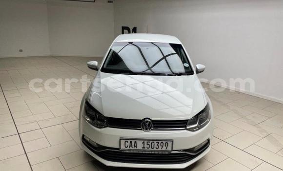 Nunua Ilio tumika Volkswagen Polo White Gari ndani ya Mbabane nchini Manzini Nunua Ilio tumika Volkswagen Polo White Gari ndani ya Mbabane nchini Manzini