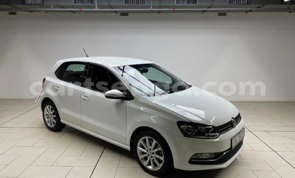Nunua Ilio tumika Volkswagen Polo White Gari ndani ya Mbabane nchini Manzini Nunua Ilio tumika Volkswagen Polo White Gari ndani ya Mbabane nchini Manzini