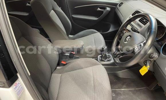 Nunua Ilio tumika Volkswagen Polo White Gari ndani ya Mbabane nchini Manzini Nunua Ilio tumika Volkswagen Polo White Gari ndani ya Mbabane nchini Manzini