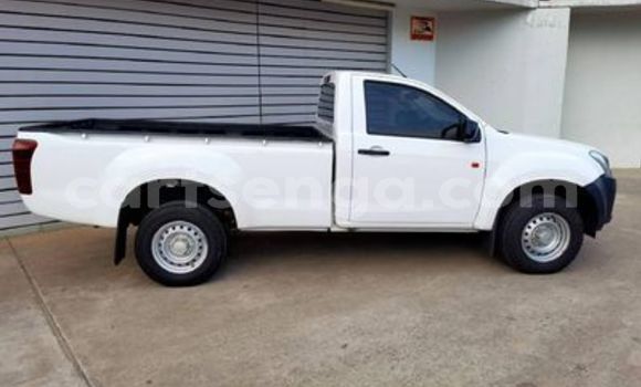 Nunua Ilio tumika Isuzu KB White Gari ndani ya Ngomane nchini Wilaya ya Lubombo Nunua Ilio tumika Isuzu KB White Gari ndani ya Ngomane nchini Wilaya ya Lubombo