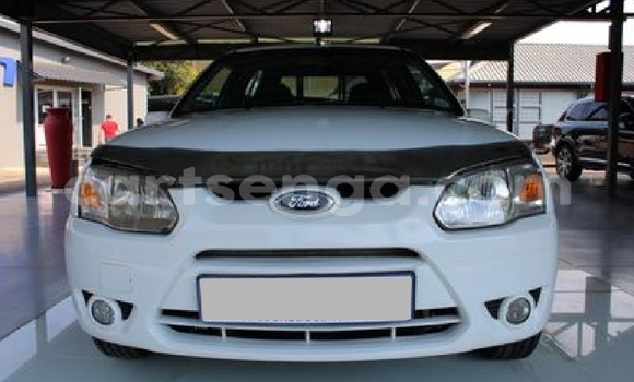 Acheter Occasion Voiture Ford B-MAX Blanc à Ezulwini, Hhohho Acheter Occasion Voiture Ford B-MAX Blanc à Ezulwini, Hhohho