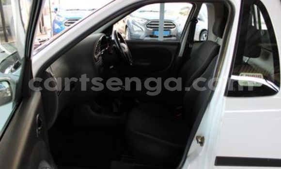 Acheter Occasion Voiture Ford B-MAX Blanc à Ezulwini, Hhohho Acheter Occasion Voiture Ford B-MAX Blanc à Ezulwini, Hhohho