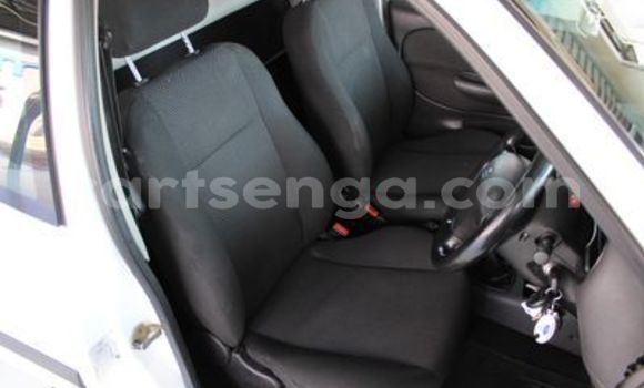 Acheter Occasion Voiture Ford B-MAX Blanc à Ezulwini, Hhohho Acheter Occasion Voiture Ford B-MAX Blanc à Ezulwini, Hhohho