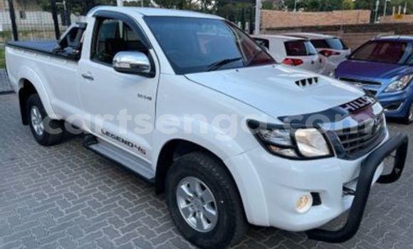 Nunua Ilio tumika Toyota Hilux White Gari ndani ya Ezulwini nchini Hhohho Nunua Ilio tumika Toyota Hilux White Gari ndani ya Ezulwini nchini Hhohho