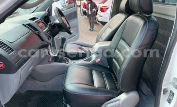 Nunua Ilio tumika Toyota Hilux White Gari ndani ya Ezulwini nchini Hhohho Nunua Ilio tumika Toyota Hilux White Gari ndani ya Ezulwini nchini Hhohho