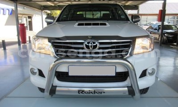 Nunua Ilio tumika Toyota Hilux White Gari ndani ya Ezulwini nchini Hhohho Nunua Ilio tumika Toyota Hilux White Gari ndani ya Ezulwini nchini Hhohho