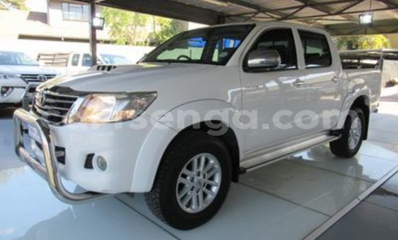 Nunua Ilio tumika Toyota Hilux White Gari ndani ya Ezulwini nchini Hhohho Nunua Ilio tumika Toyota Hilux White Gari ndani ya Ezulwini nchini Hhohho