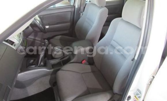 Nunua Ilio tumika Toyota Hilux White Gari ndani ya Ezulwini nchini Hhohho Nunua Ilio tumika Toyota Hilux White Gari ndani ya Ezulwini nchini Hhohho